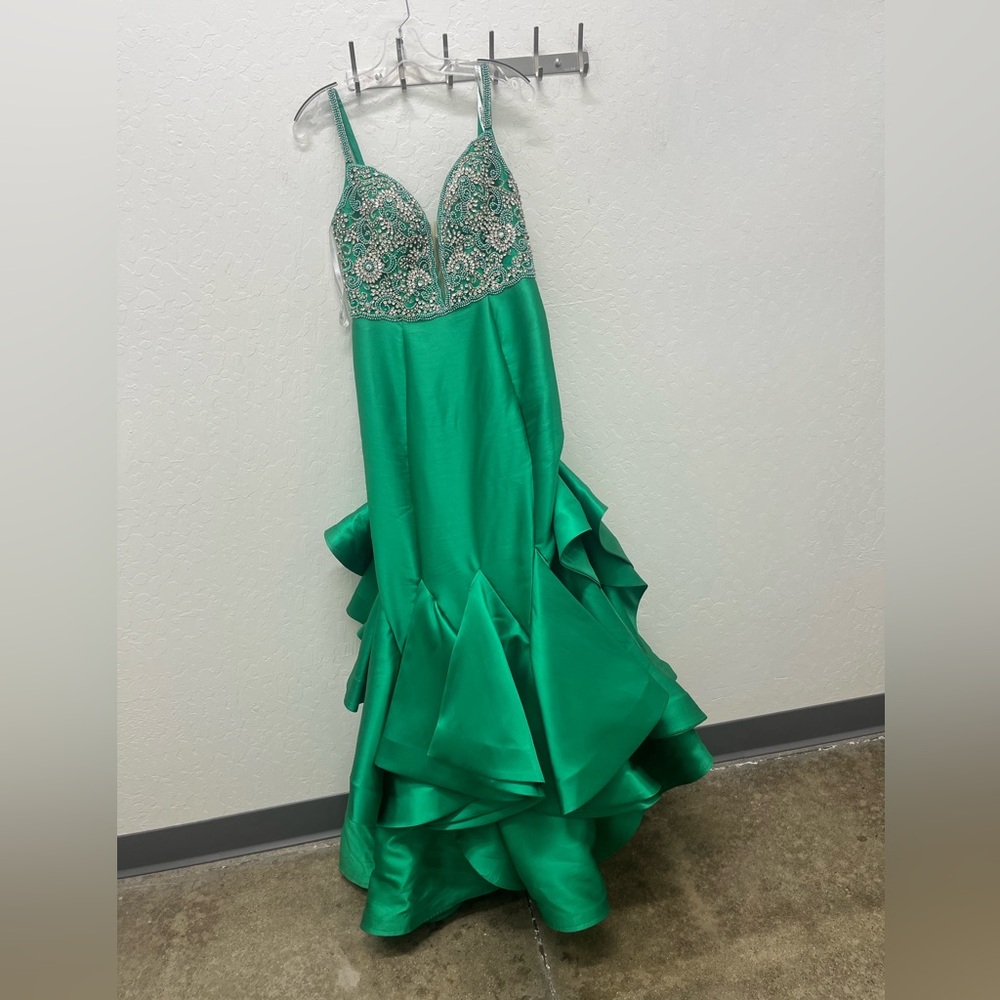 Prom gown Elegant Green Gown with Embellished Bodice Jovani EMERALD  evening